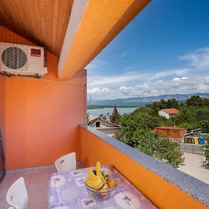https://apartments-stasic-katarina.primorje-gorskikotar.com